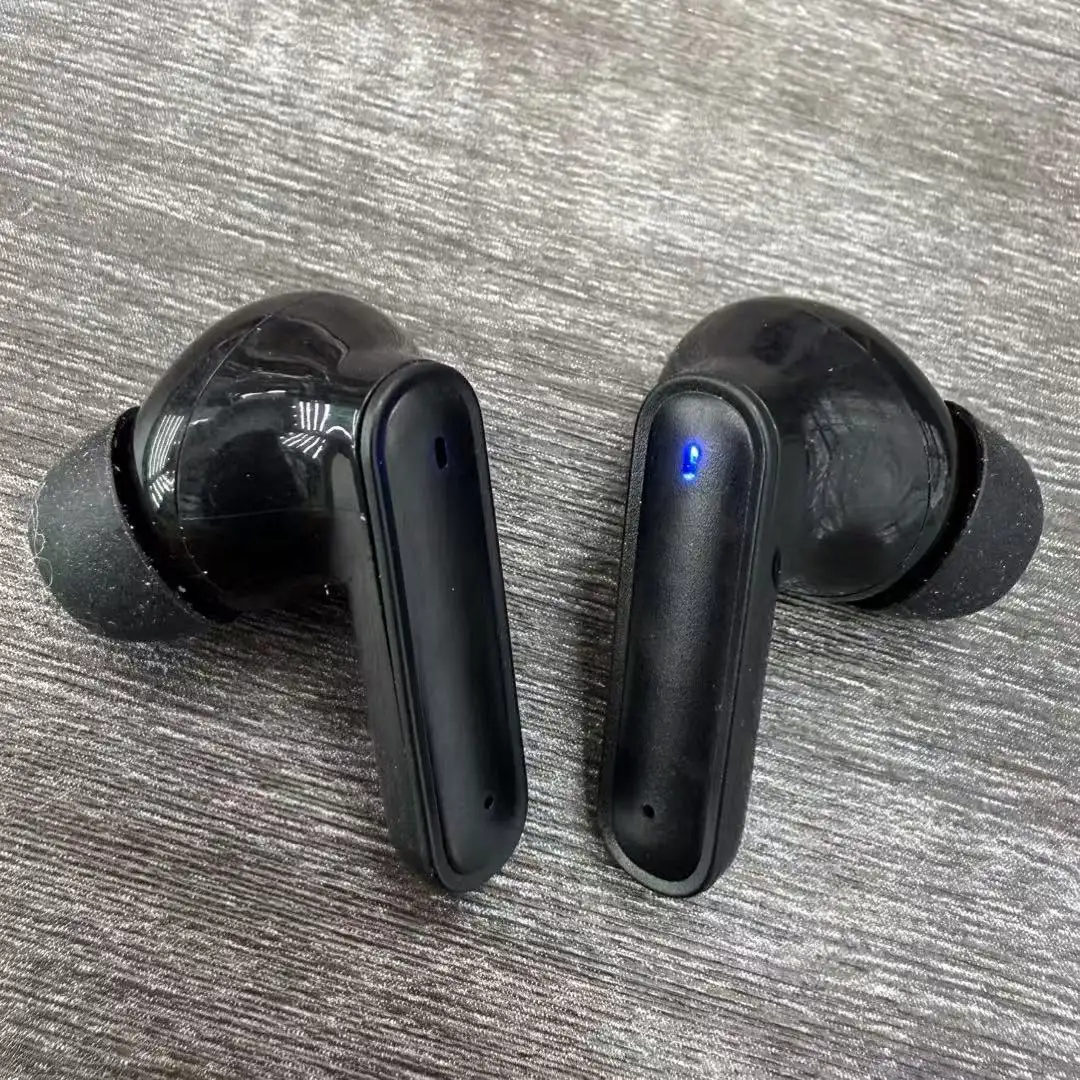 Wireless Bluetooth Earbuds with LED Display Charging Case – Deep Bass & Noise Isolation